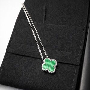TU.LX Lucky Clover Pendant Necklace with pouch / Green / Silver NWT